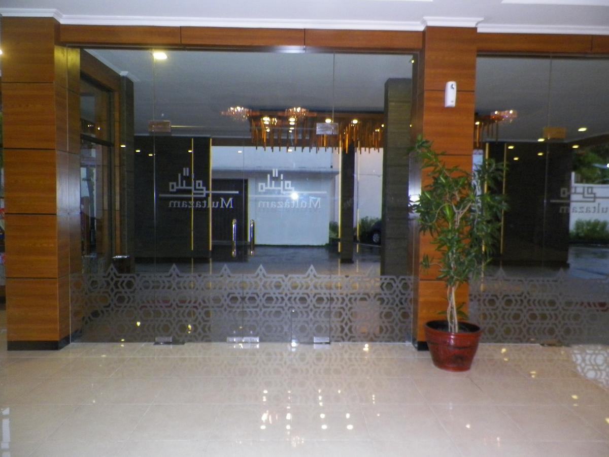 Multazam Hotel Solo Exterior photo