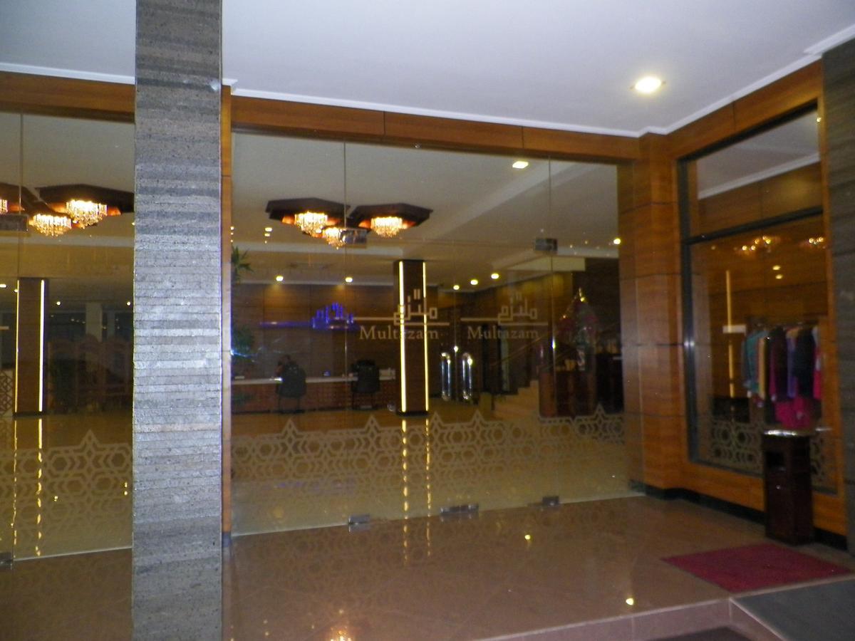 Multazam Hotel Solo Exterior photo