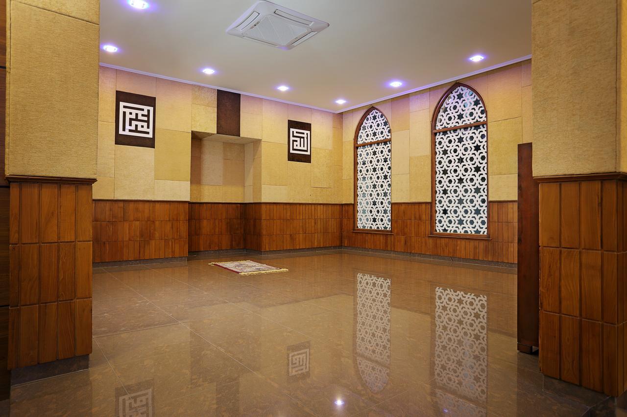 Multazam Hotel Solo Exterior photo